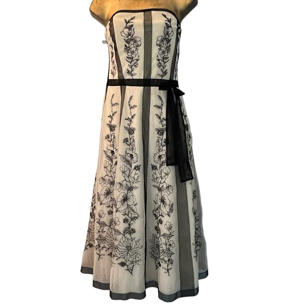 BCBGMaxAzria Strapless Ivory Dress with Black Floral Embroidery Size 8